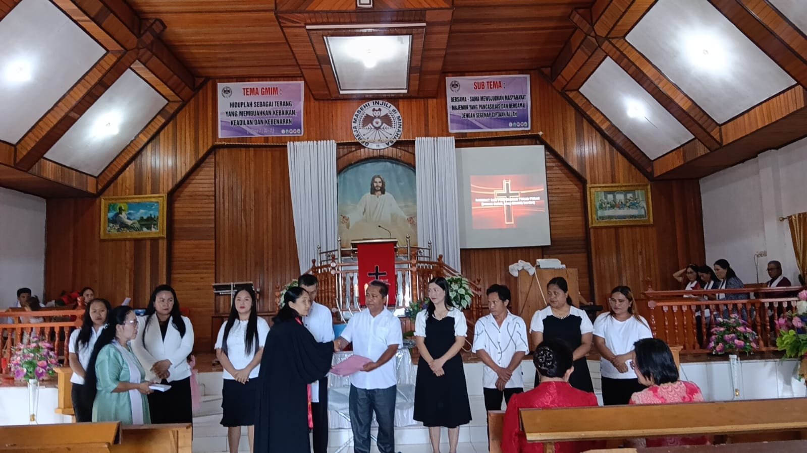 AGUS MAWU DILANTIK KETUA PANITIA PEMILIHAN PELSUS JEMAAT KALAVARI LOWATAG WILAYAH TOMBATU SELATAN